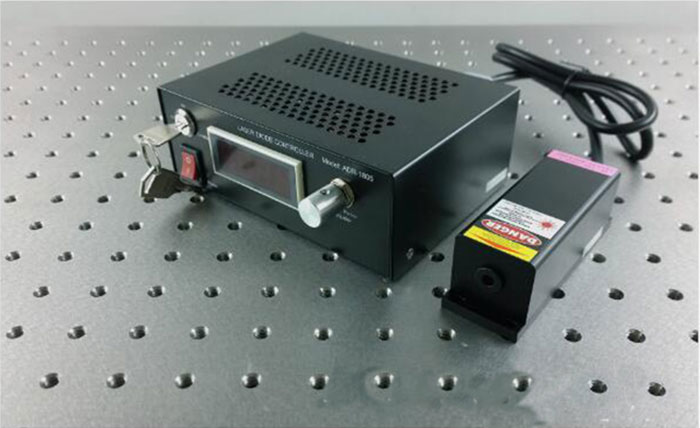 635nm 800mW Láser semiconductor Rojo Laser Beam Potencia de salida ajustable
